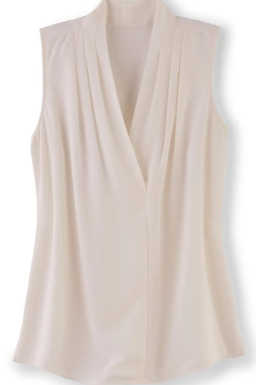 Online Akira Tank Tops