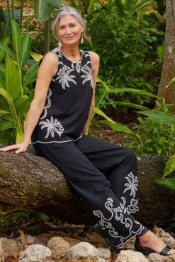 Discount Bernita Top Tops