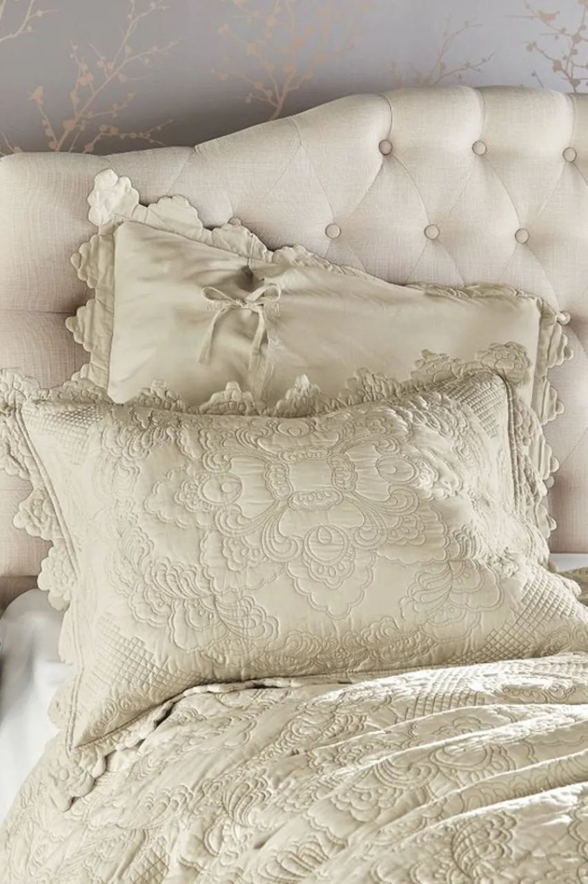 Hot Marguerite Bed Sham Bedding|Bedding Collections
