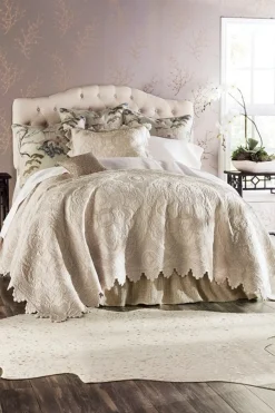 Marguerite Scalloped Quilt Bedding|Bedding Collections