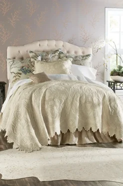 Marguerite Scalloped Quilt Bedding|Bedding Collections